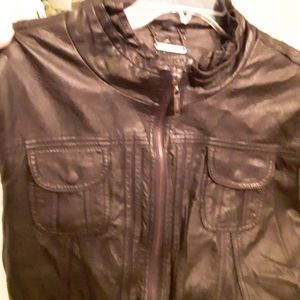 THIS IS A R E A L LEATHER JACKET Beautiful lining